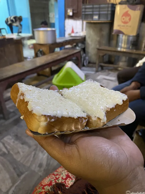 Manak Chowk Mirchi Vada Shop 2