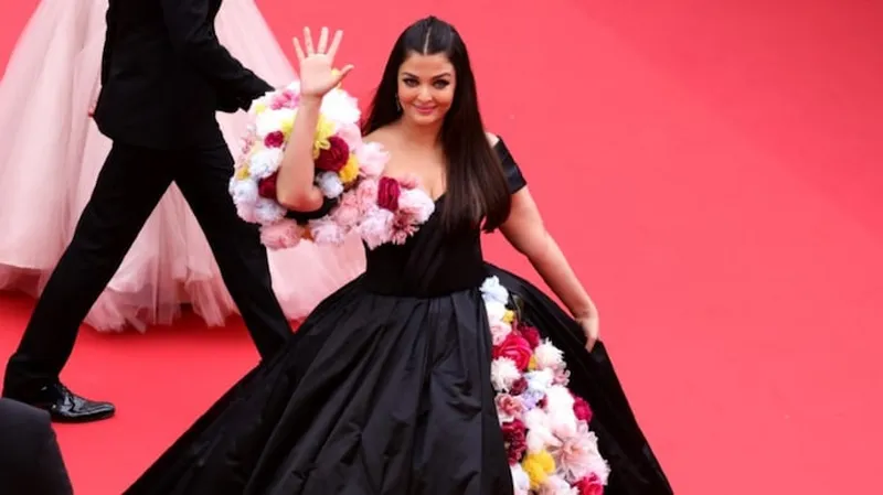 Image Abhishek Bachchan image beautiful image beautiful image beautiful image beautiful image beautiful image beautiful image beautiful image beautiful image beautiful - Lady in black! Aishwarya Rai Bachchan does her famous wave at ...