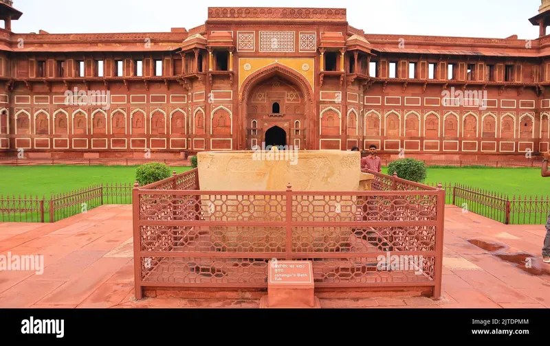 Image Agra Fort - Mughal Architecture image beautiful image beautiful - Taj mahal palace interior hi-res stock photography and images - Alamy