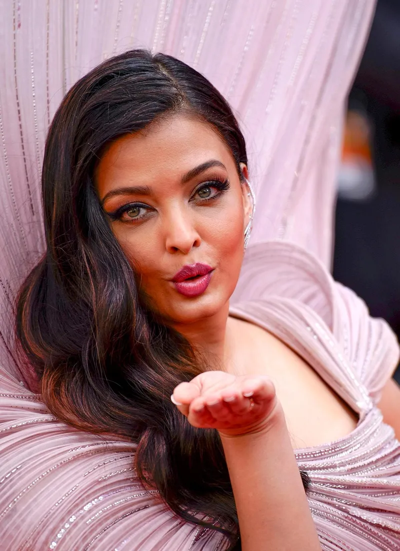 Image Aishwarya Rai image beautiful image beautiful image beautiful - India's beauty queen at Cannes, Aishwarya Rai at cannes 2022