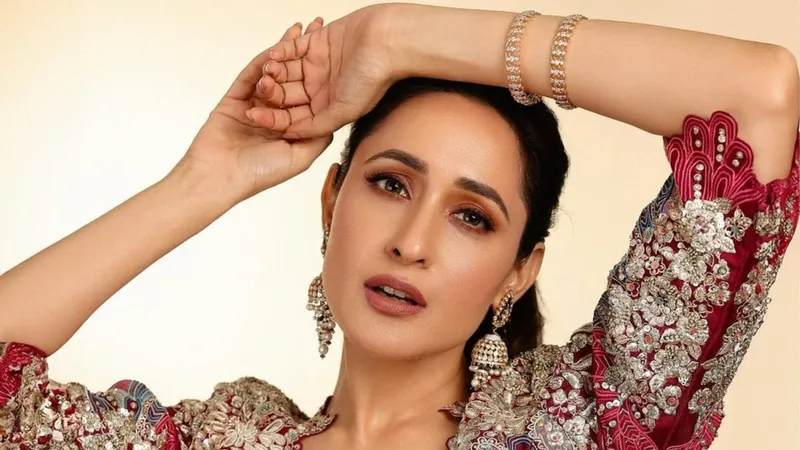 Image Akshay Kumar image beautiful image beautiful image beautiful image beautiful image beautiful - Pragya Jaiswal wraps up shoot for the Akshay Kumar Starrer Khel ...