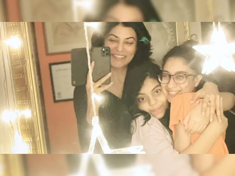 Image Alisah Sen image beautiful - Sushmita Sen poses with her 'universe' Renee Sen, Alisah Sen in ...