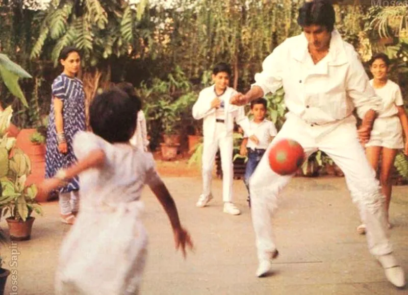 Image Amitabh Bachchan image beautiful image beautiful image beautiful - Amitabh Bachchan shares a beautiful flashback photo with Jaya ...