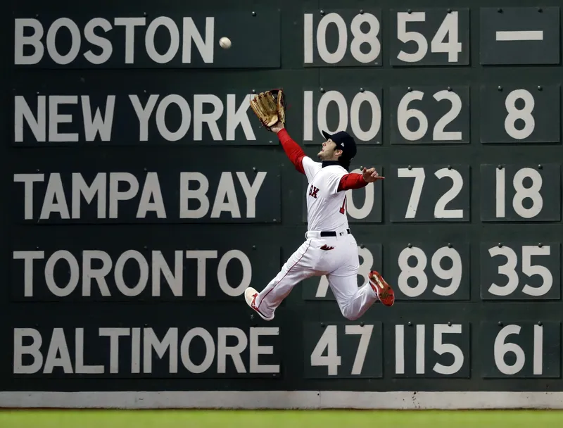 Image Andrew image beautiful - Andrew Benintendi's Beautiful, Unexceptional World Series Catch ...