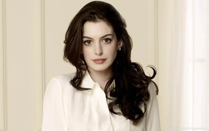 Image Anne Hathaway image beautiful - Anne Hathaway Is Producing A New Film About The Internet & Modern ...