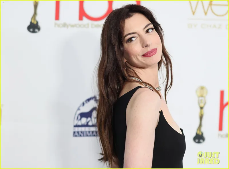 Image Anne Hathaway image beautiful image beautiful image beautiful image beautiful image beautiful - Anne Hathaway, Sofia Vergara & More Attend Hollywood Beauty Awards ...