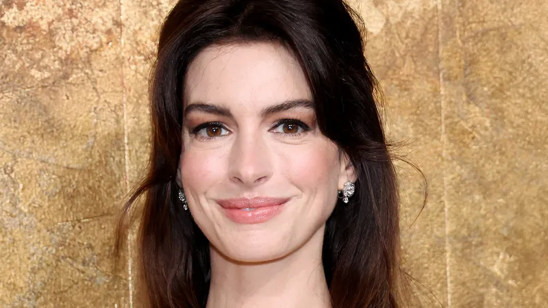 Image Anne Hathaway image beautiful image beautiful image beautiful image beautiful image beautiful image beautiful image beautiful image beautiful image beautiful image beautiful - Anne Hathaway's Wavy Hair Just Screams “I Don't Even Have to Try ...