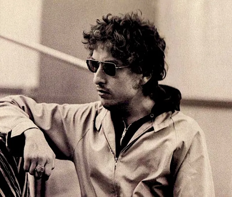 Image Bob Dylan image beautiful - Bob Dylan: 4 great live versions of his beautiful “Wedding Song ...