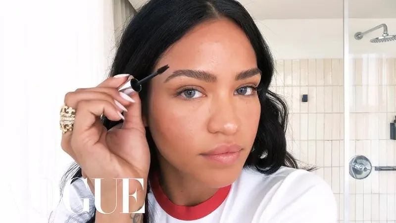 Image Cassie image beautiful image beautiful - Cassie's Smoky Eye Trick | Beauty Secrets | Vogue - YouTube