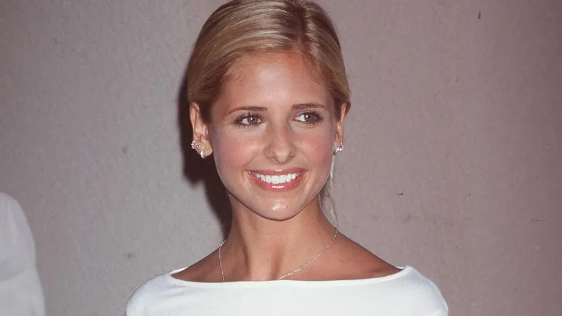 Image Danielle image beautiful image beautiful image beautiful image beautiful image beautiful image beautiful image beautiful image beautiful image beautiful - Sarah Michelle Gellar Rates Her '90s Brows for Merit Beauty