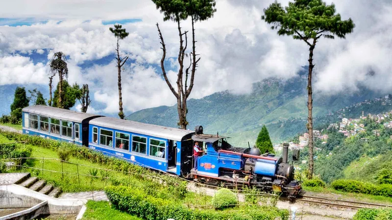 Image Darjeeling - Toy Train image beautiful - The fascinating view of Darjeeling - Tempo Traveller Blog