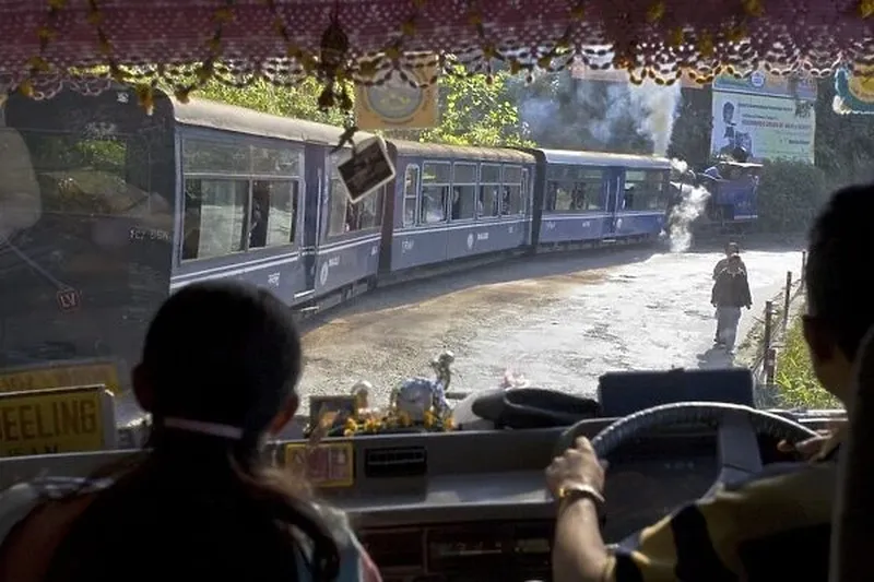 Image Darjeeling - Toy Train image beautiful image beautiful image beautiful image beautiful - View looking through windscreen of bus at Steam train