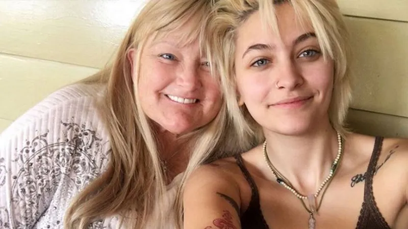 Image Debbie Rowe image beautiful image beautiful - Paris Jackson Shares Sweet Photo With Debbie Rowe One Month After ...