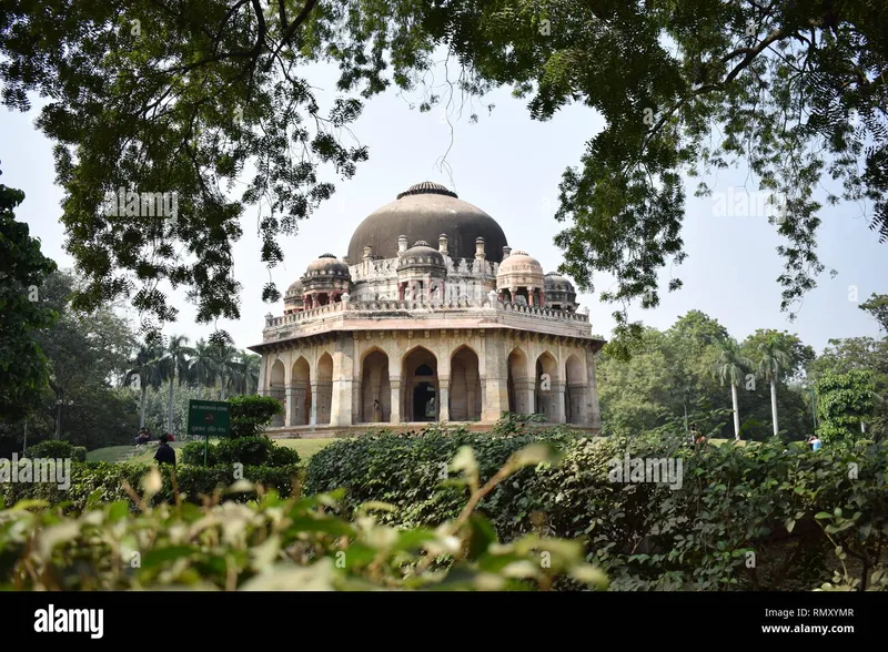 Image Delhi - Capital of India image beautiful - Gardens red fort delhi india hi-res stock photography and images ...