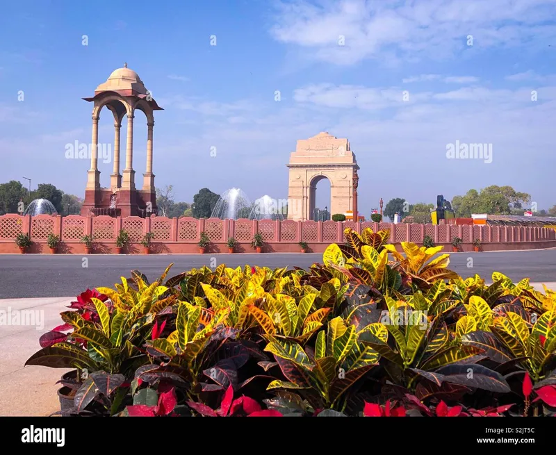 Image Delhi - Capital of India image beautiful - Beautiful Landscape of India gate compound in New Delhi, India ...