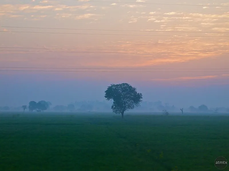 Image Delhi - Capital of India image beautiful - The train to Agra, India – comfort, beauty and poverty – atmtx ...