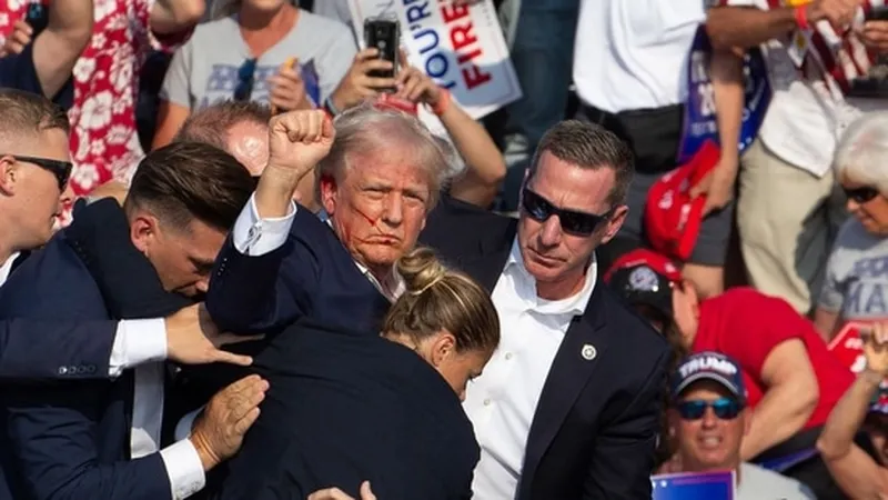 Image Donald Trump image beautiful image beautiful image beautiful image beautiful image beautiful - Trump defends 'brave and beautiful' female Secret Service agent ...