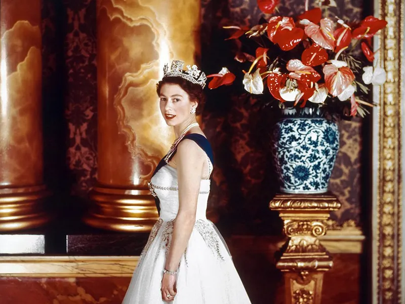 Image Elizabeth image beautiful - A Young Queen Elizabeth: See Rare Photos of the Monarch During the ...