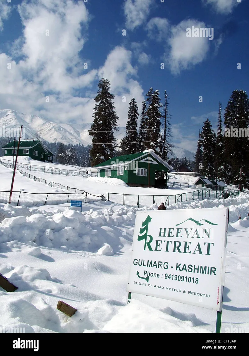 Image Gulmarg - Ski Resort image beautiful image beautiful - Gulmarg houses hi-res stock photography and images - Alamy