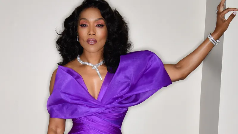 Image Hollywood image beautiful image beautiful image beautiful image beautiful image beautiful image beautiful - How to Get Angela Bassett's 2023 Oscar Beauty Look by Chanel