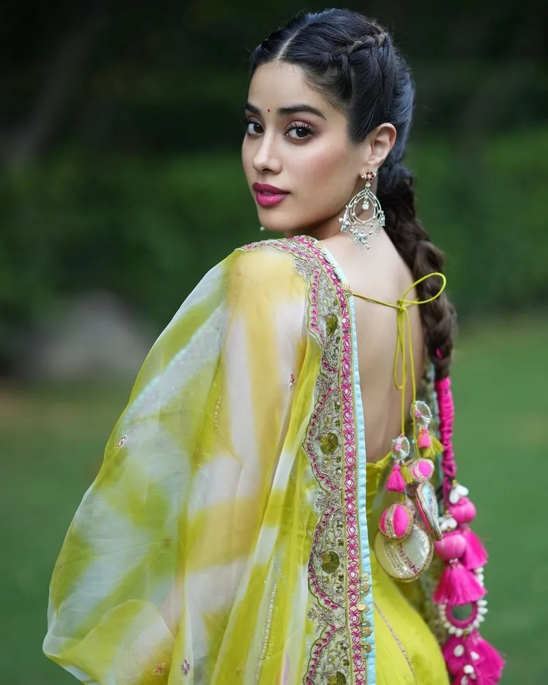 Image Janhvi Kapoor image beautiful image beautiful image beautiful - Janhvi Kapoor Looking Beautiful in Yellow Saree | Telugu Rajyam Photos