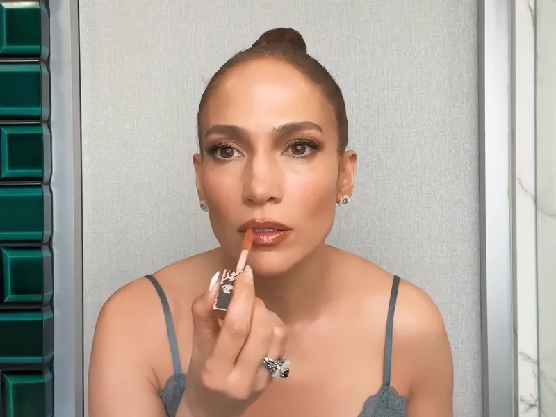 Image Jennifer (JLO) image beautiful image beautiful image beautiful - Jennifer Lopez's Guide to Glowing Skin and “Lightbulb” Contouring ...