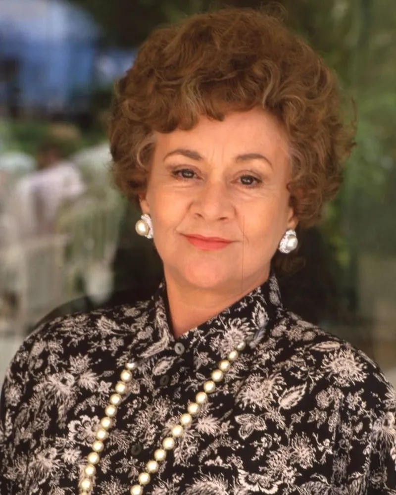 Image Joan Plowright image beautiful - Joan Plowright health: Macular degeneration forced the actress to ...