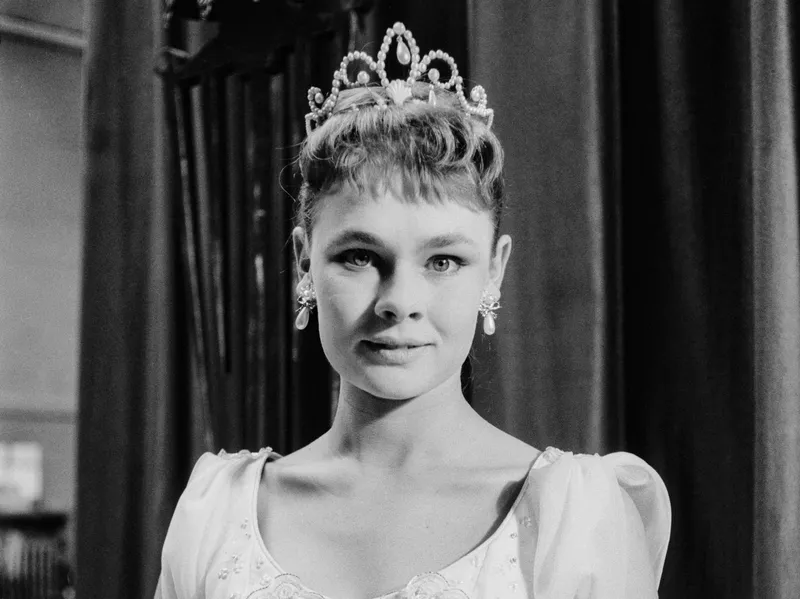 Image Judi Dench image beautiful - Happy Birthday, Judi Dench! 20 Heavenly Old Images of the Stage ...