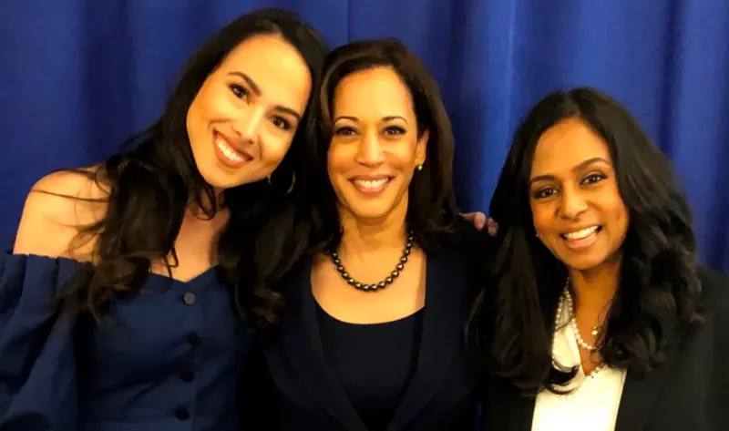 Image Kamala Harris image beautiful - 13 Beautiful Photos Of Kamala Harris & The Women Who Held Her High ...