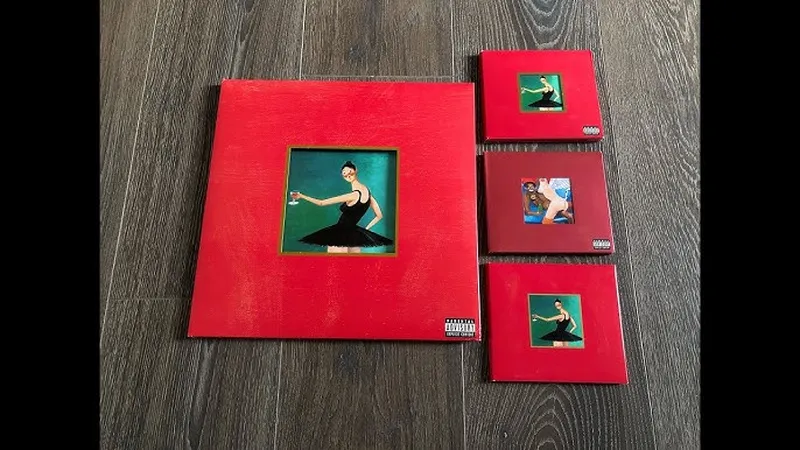 Image Kanye West image beautiful image beautiful - UNBOXING - Kanye West - My Beautiful Dark Twisted Fantasy - My ...