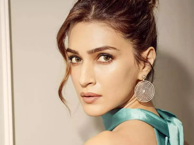 Image Kartik Aaryan image beautiful image beautiful image beautiful image beautiful - kriti sanon snapped journalist: Kriti Sanon snaps at the ...