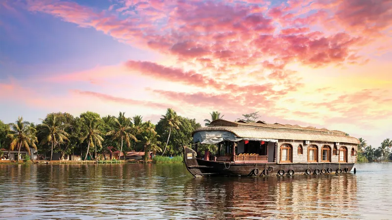 Image Kumarakom - Houseboat Rides image beautiful image beautiful image beautiful image beautiful - Why visit Kumarakom? | FAQ | Vembanad Lake | andBeyond