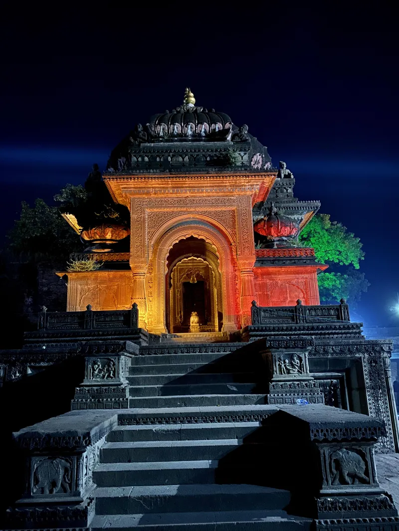 80+ most beautiful images in Maheshwar – Temples and Forts India