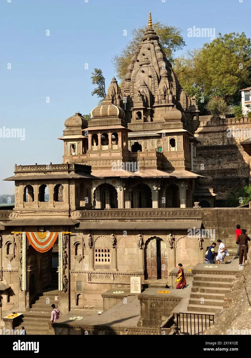 Image Maheshwar - Temples and Forts image beautiful - Maheshwar madhya hi-res stock photography and images - Alamy