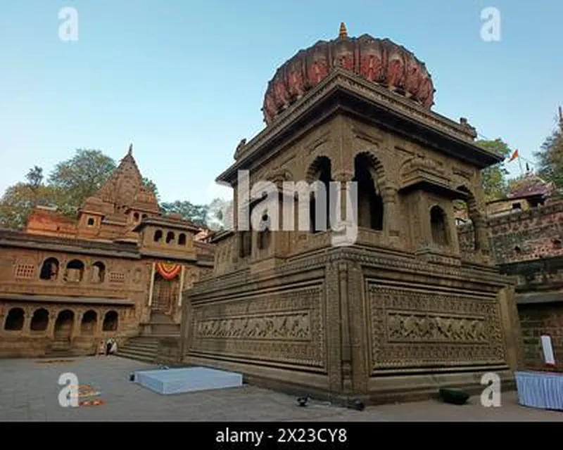 Image Maheshwar - Temples and Forts image beautiful image beautiful - Stone carvings, fort Ahilya, Maheshwar, Madhya Pradesh, India ...