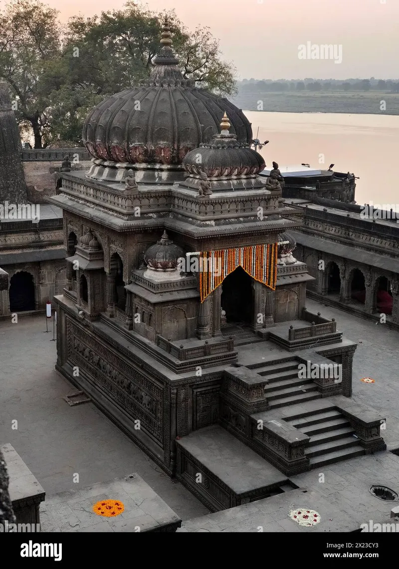 Image Maheshwar - Temples and Forts image beautiful image beautiful image beautiful - Maheshwar hi-res stock photography and images - Page 3 - Alamy