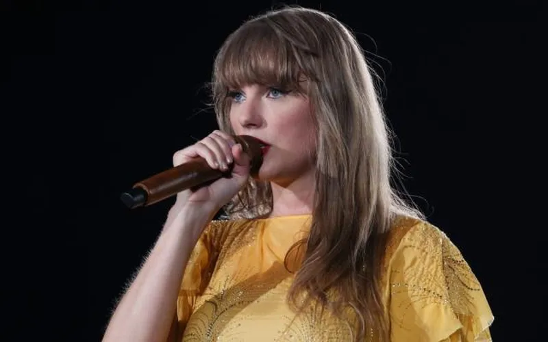 Image Marc Agnifilo image beautiful image beautiful image beautiful image beautiful image beautiful - Taylor Swift Speaking Portuguese to Help an Eras Tour Concertgoer ...