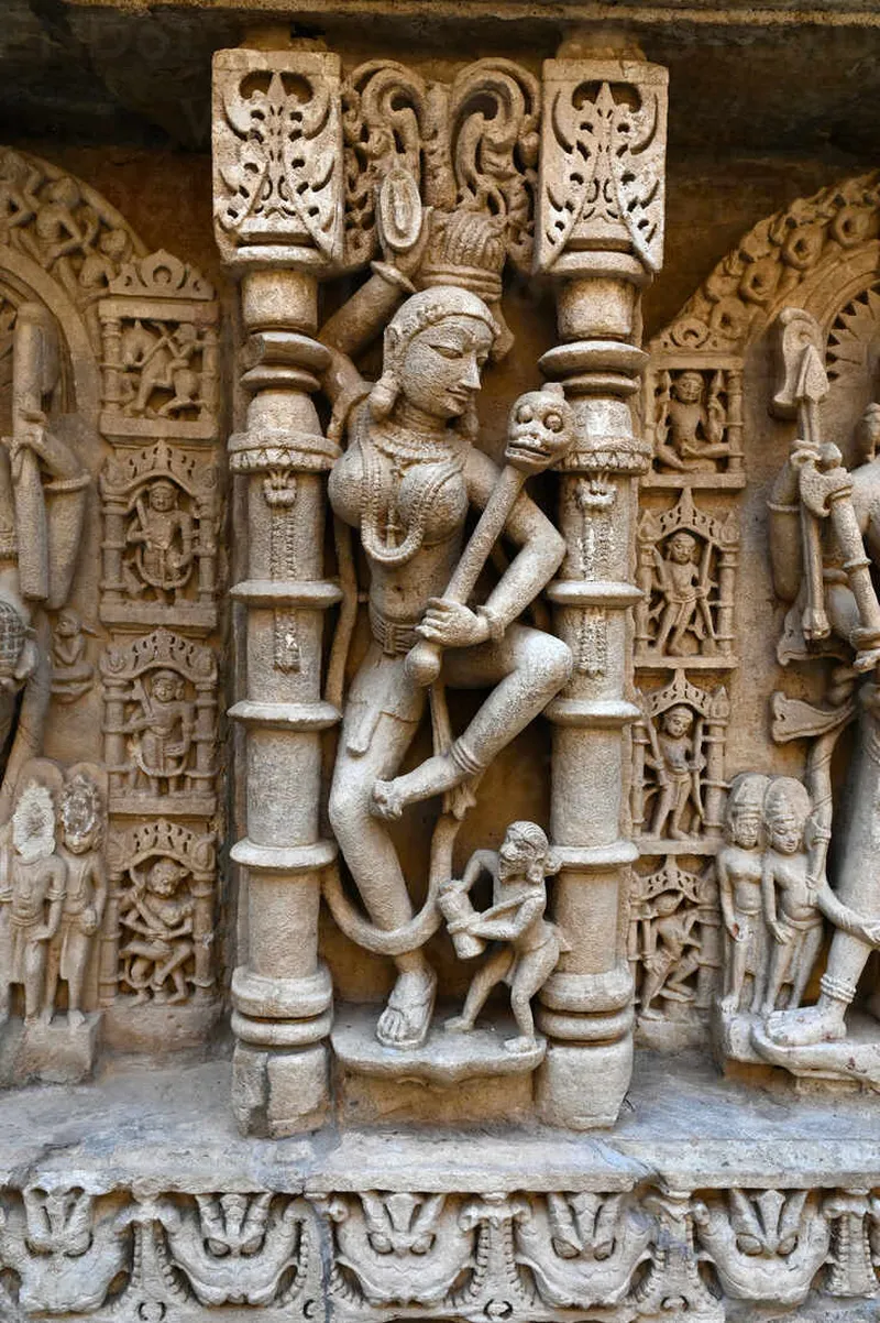 Image Patan - Rani ki Vav image beautiful - Beautiful wall carving at 11th century Rani ki Vav (Queen's ...