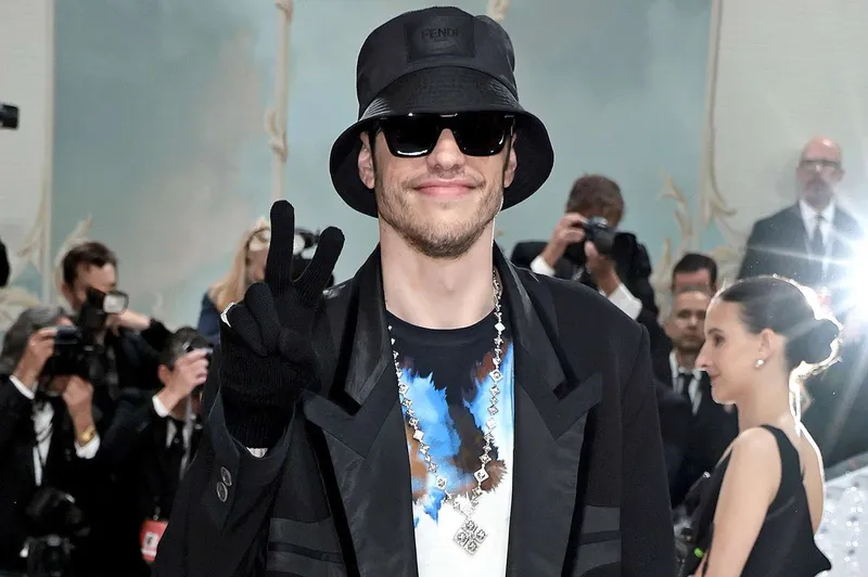 Image Pete Davidson image beautiful - Pete Davidson Covers Face in Bucket Hat and Glasses at Met Gala 2023