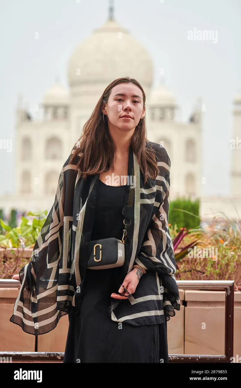 Image Taj Mahal - Agra image beautiful - Attractive east asian woman in black dress stay on Taj Mahal ...