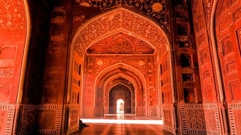 Image Taj Mahal - Agra image beautiful - Beautiful light inside of the mosque, Near Taj mahal, Agra. - Bing ...