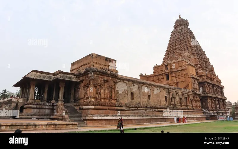 Image Thanjavur - Brihadeeswarar Temple image beautiful image beautiful image beautiful - India tamil nadu brihadeshwara temple hi-res stock photography and ...