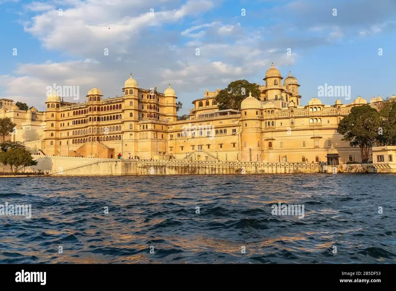 Image Udaipur - City of Lakes image beautiful image beautiful - Beautiful udaipur hi-res stock photography and images - Alamy